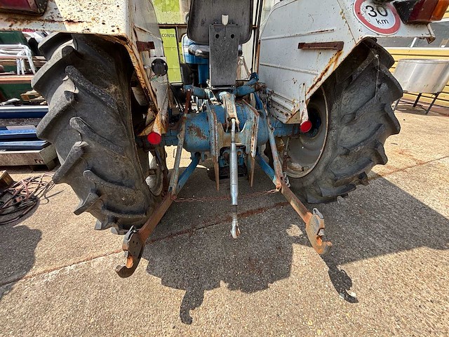 Ford - 1975 - 4000 6-y - oldtimer tractor - afbeelding 10 van  25