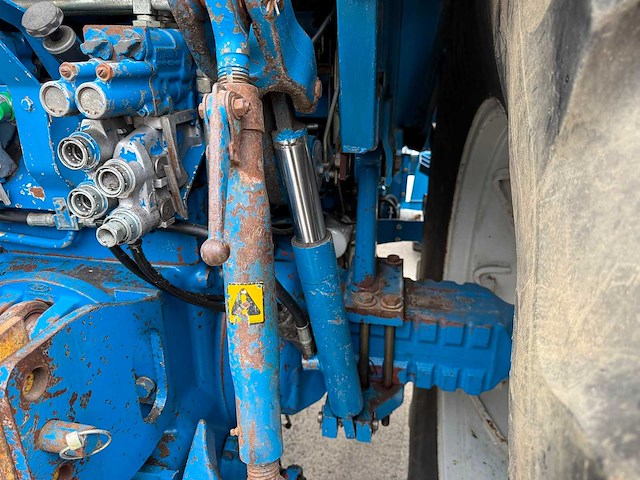 Ford - 1990 - 8730 dt - vierwielaangedreven landbouwtractor - afbeelding 25 van  46