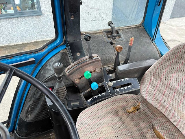Ford - 1990 - 8730 dt - vierwielaangedreven landbouwtractor - afbeelding 29 van  46