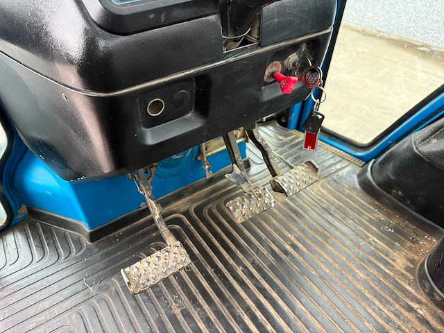 Ford - 1990 - 8730 dt - vierwielaangedreven landbouwtractor - afbeelding 32 van  46