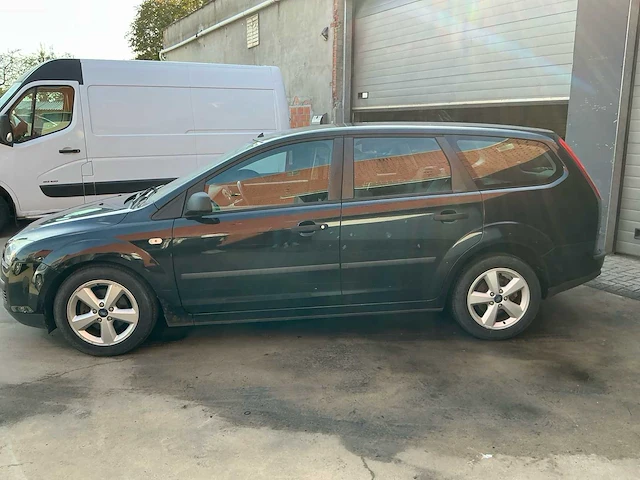 Ford - 2005 - focus - focus - personenauto - afbeelding 8 van  23