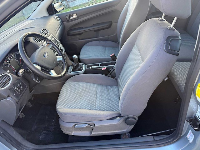 Ford - 2005 - focus - personenauto - afbeelding 9 van  23