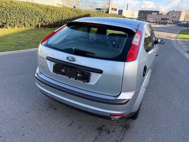 Ford - 2005 - focus - personenauto - afbeelding 1 van  3