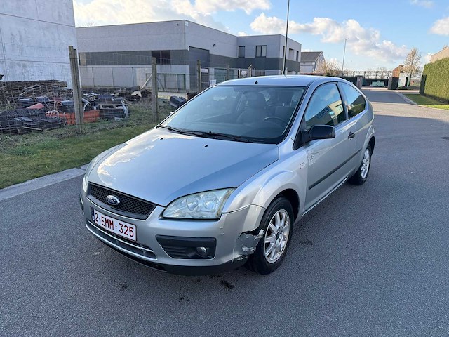 Ford - 2005 - focus - personenauto - afbeelding 2 van  3