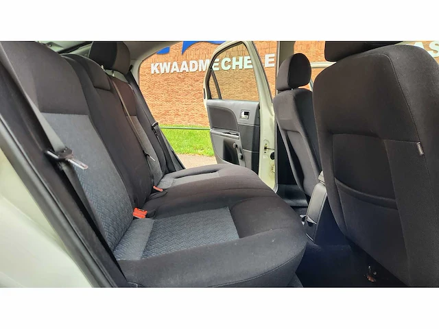Ford - 2005 - mondeo - mondeo - personenauto - afbeelding 20 van  31