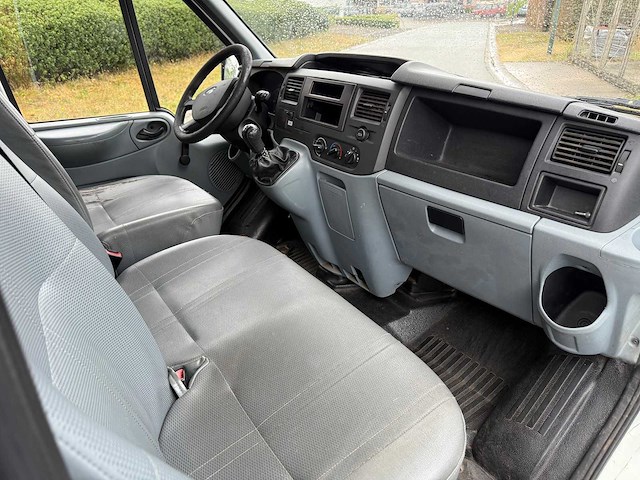 Ford - 2006 - transit - personenauto - afbeelding 18 van  32