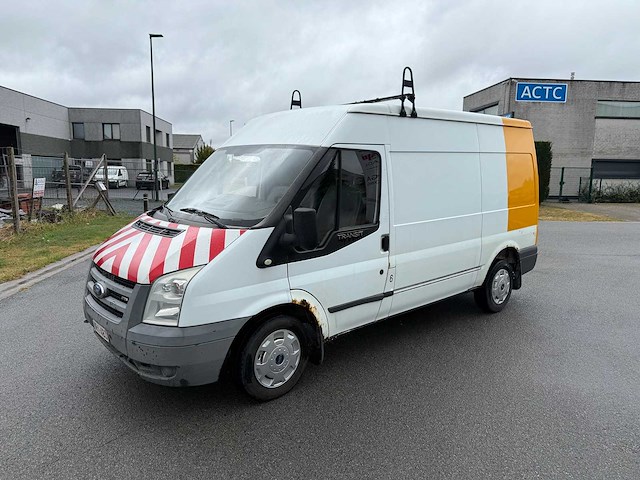 Ford - 2006 - transit - personenauto - afbeelding 23 van  32