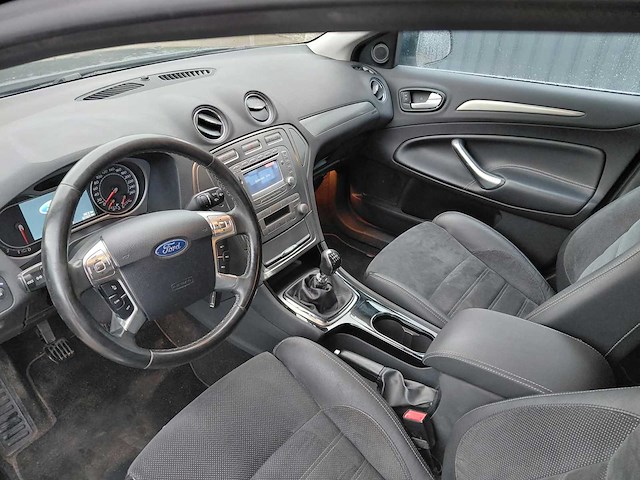 Ford - 2010 - mondeo - personenauto - afbeelding 9 van  13