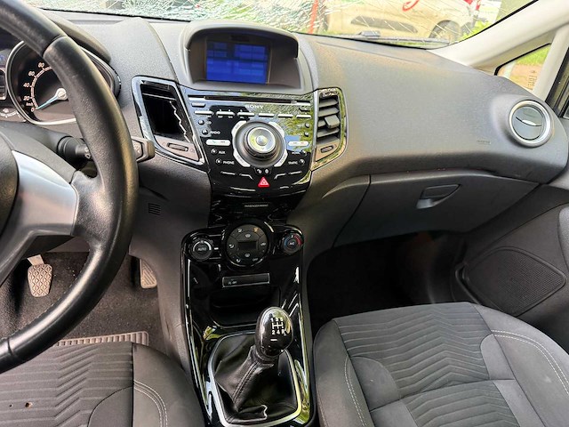 Ford - 2013 - fiesta - personenauto - afbeelding 10 van  17