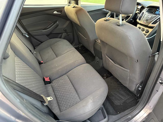 Ford - 2013 - focus - personenauto - afbeelding 9 van  17