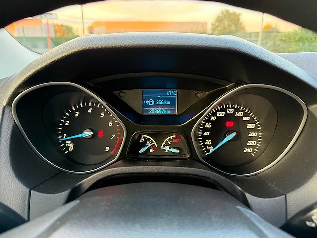 Ford - 2013 - focus - personenauto - afbeelding 12 van  17