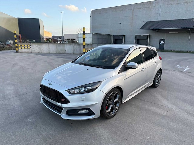 Ford - 2015 - focus st - st - personenauto - afbeelding 23 van  35