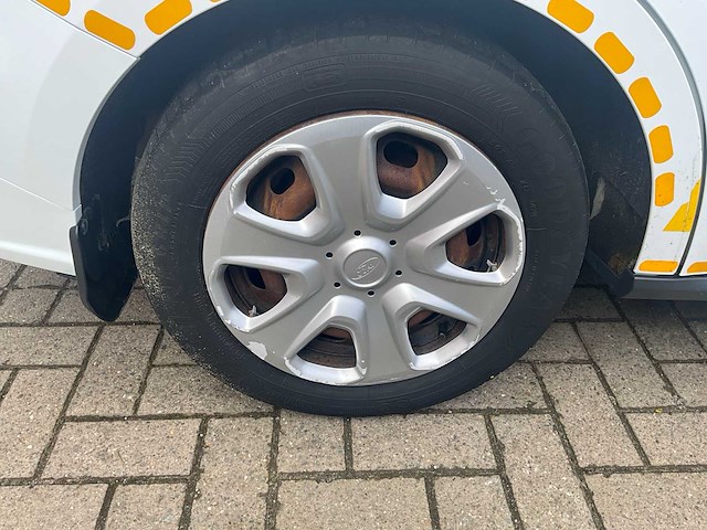 Ford - 2016 - tourneo courier - personenauto - afbeelding 2 van  10