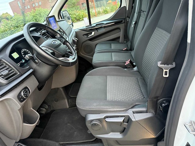 Ford - 2022 - tourneo custom - minibus - personenauto - afbeelding 15 van  24