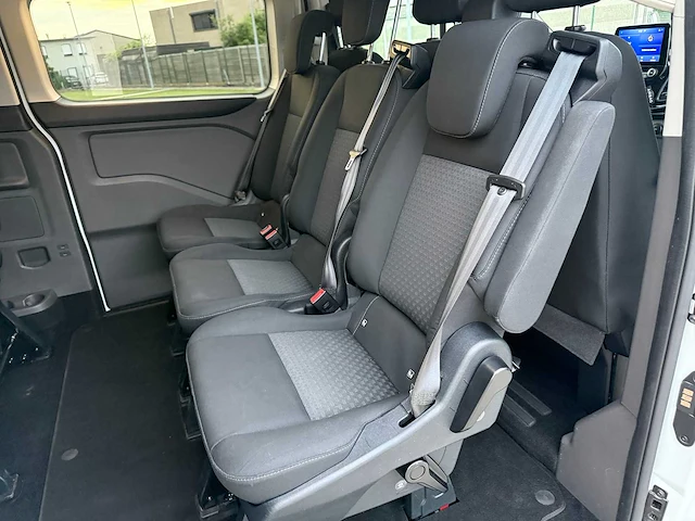 Ford - 2022 - tourneo custom - minibus - personenauto - afbeelding 32 van  33