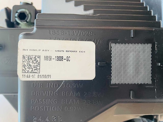 Ford - explorer - xenon koplamp - autoverlichting - afbeelding 2 van  4