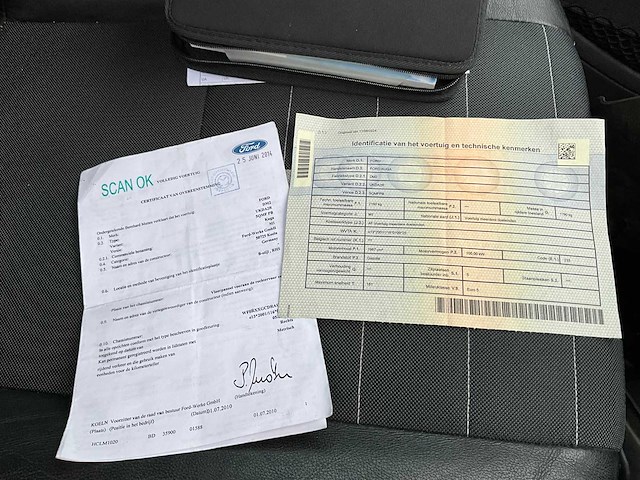 Ford - kuga - personenauto - afbeelding 11 van  11