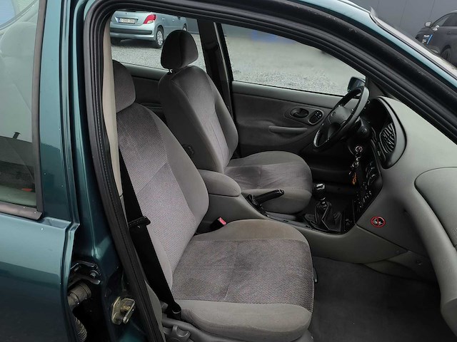 Ford - mondeo – diesel – 1998 – 164.341 km – manueel - afbeelding 7 van  23