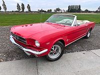 Ford - mustang cabrio - oldtimer - afbeelding 15 van  46