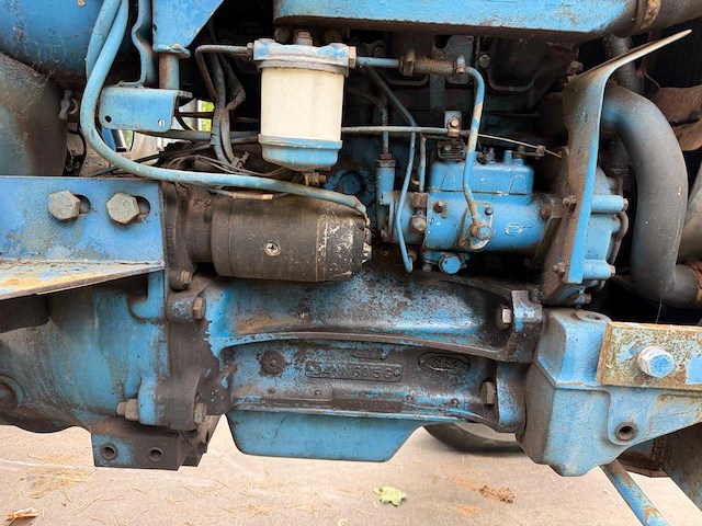Ford 4600 oldtimer tractor - afbeelding 15 van  37
