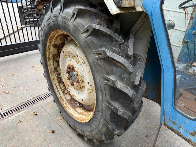 Ford 4600 oldtimer tractor - afbeelding 18 van  37