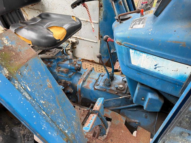 Ford 4600 oldtimer tractor - afbeelding 20 van  37