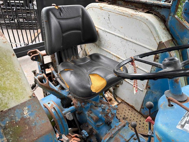 Ford 4600 oldtimer tractor - afbeelding 21 van  37