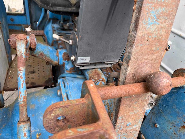 Ford 4600 oldtimer tractor - afbeelding 26 van  37