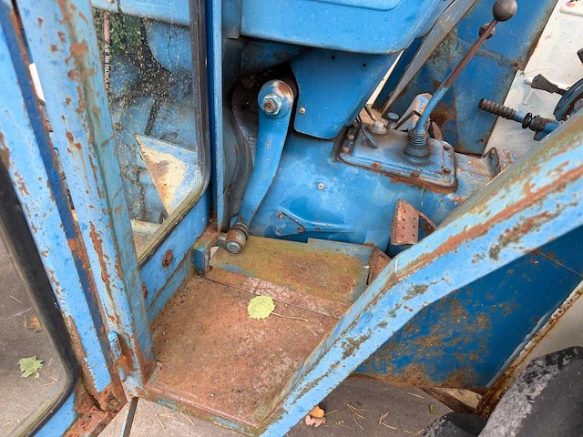 Ford 4600 oldtimer tractor - afbeelding 27 van  37