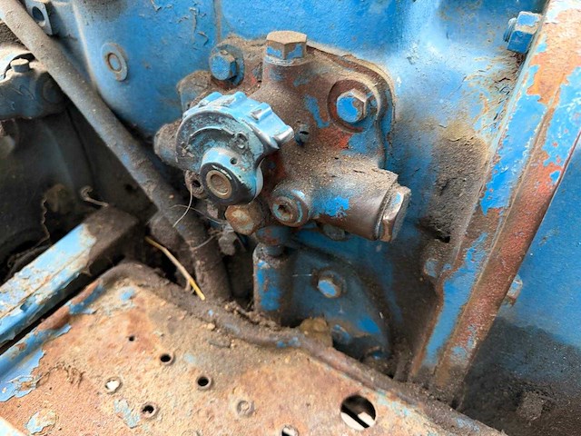 Ford 4600 oldtimer tractor - afbeelding 34 van  37
