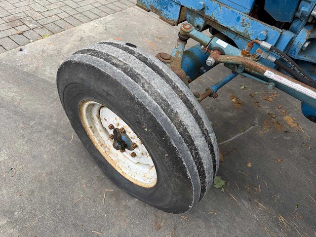 Ford 4600 oldtimer tractor - afbeelding 8 van  37