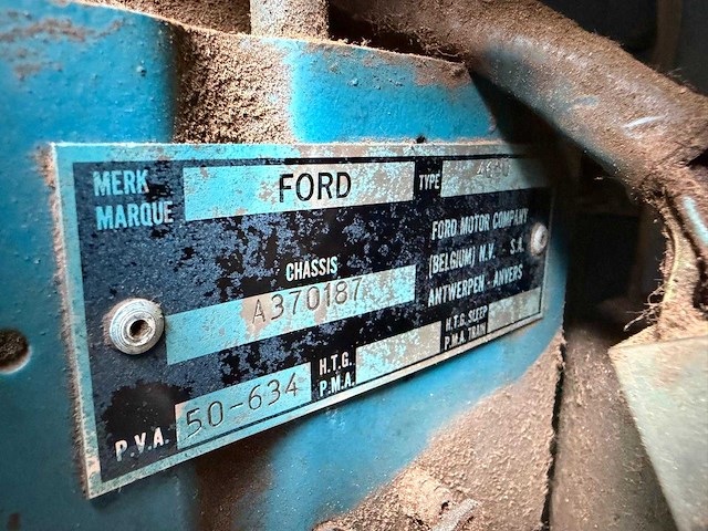 Ford 4600 oldtimer tractor - afbeelding 31 van  37