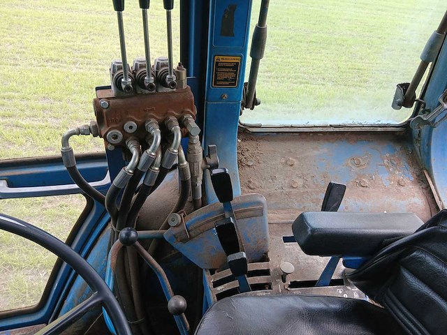 Ford 6700 fqc vierwielaangedreven landbouwtractor - afbeelding 13 van  14