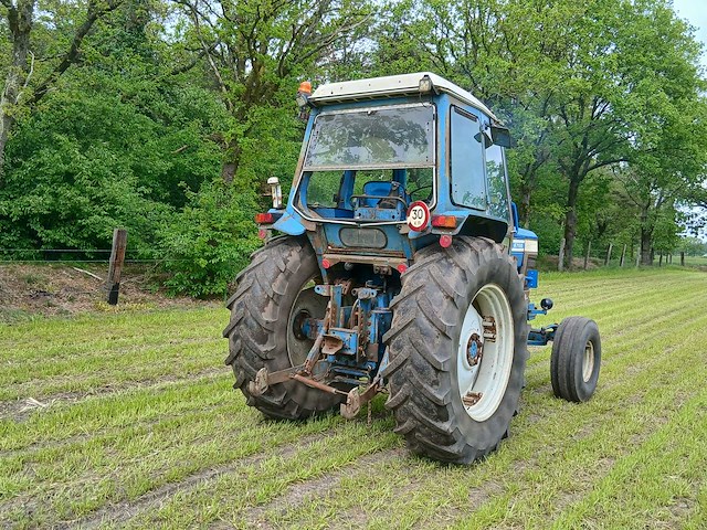 Ford 6700 fqc vierwielaangedreven landbouwtractor - afbeelding 8 van  14