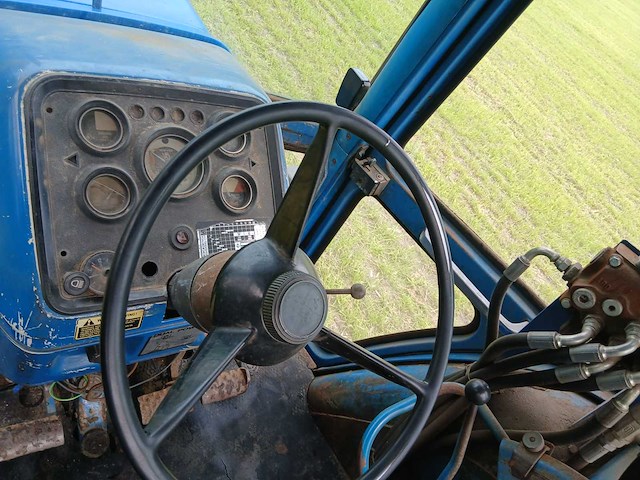 Ford 6700 fqc vierwielaangedreven landbouwtractor - afbeelding 11 van  14