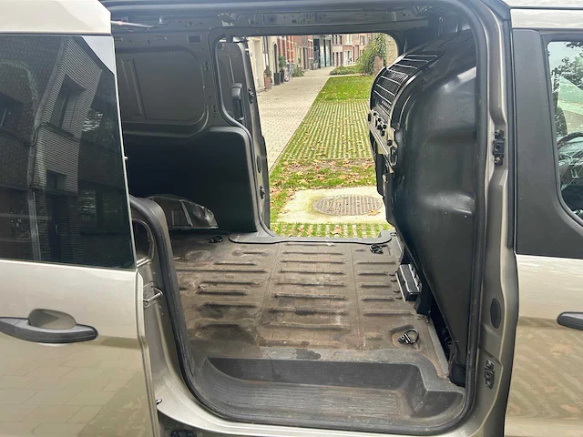 Ford connect transit l2 1.5 tdci 120 pk (3p)- trekhaak - airco - afbeelding 1 van  31