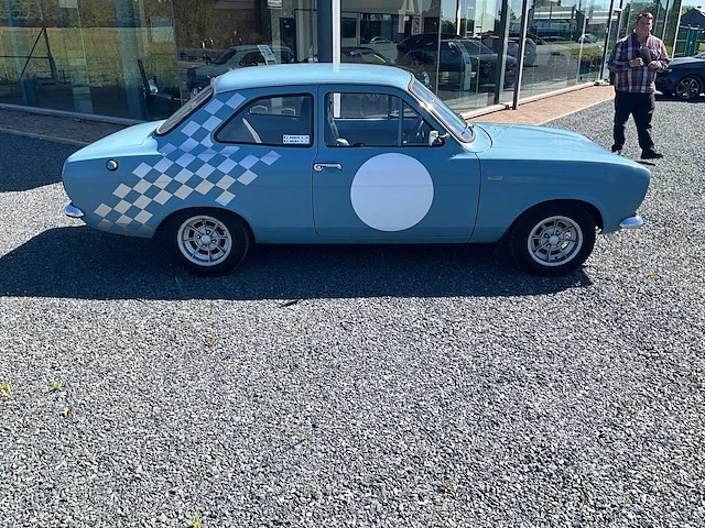 Ford escort classic car - afbeelding 56 van  59