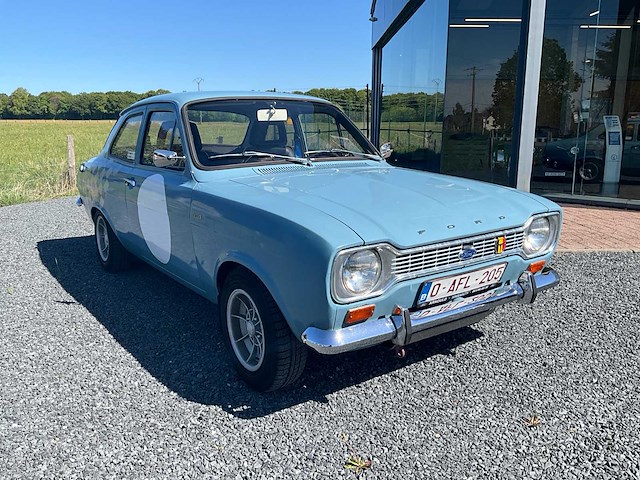 Ford escort classic car - afbeelding 57 van  59