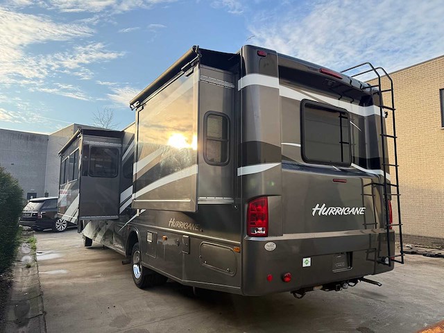 Ford f550 - hurricane - camper - camper - afbeelding 4 van  52