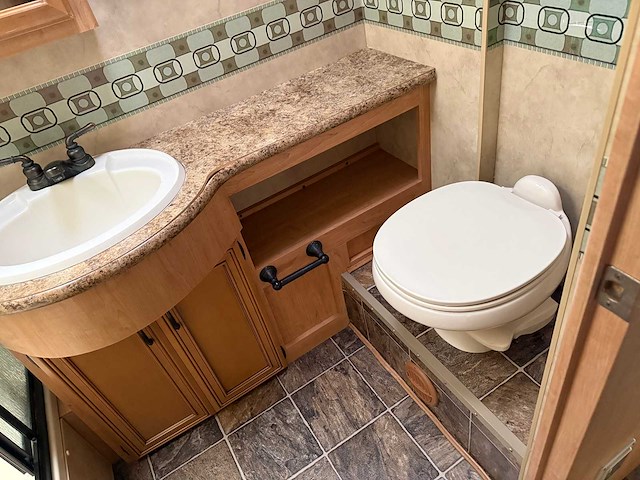 Ford f550 - hurricane - camper - camper - afbeelding 20 van  31