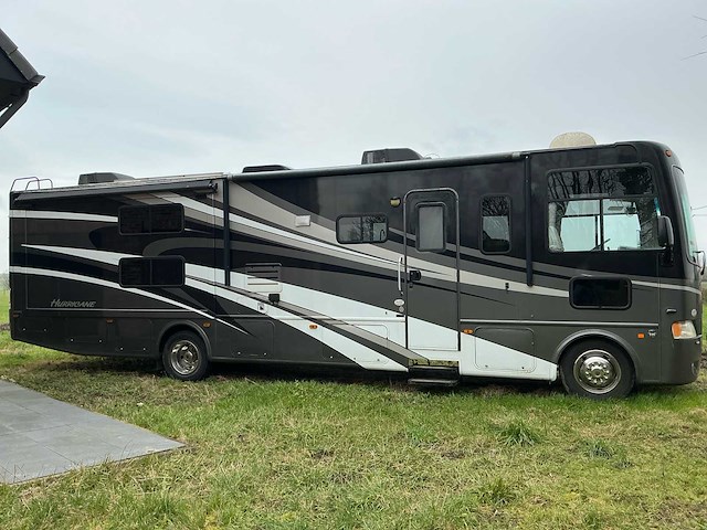 Ford f550 camper - afbeelding 39 van  48