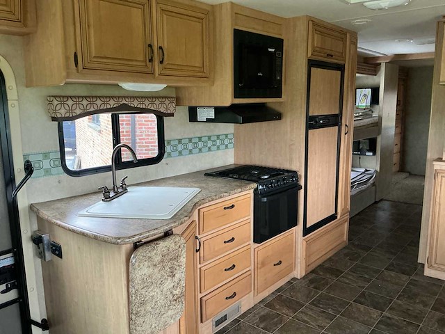 Ford f550 camper - afbeelding 14 van  54