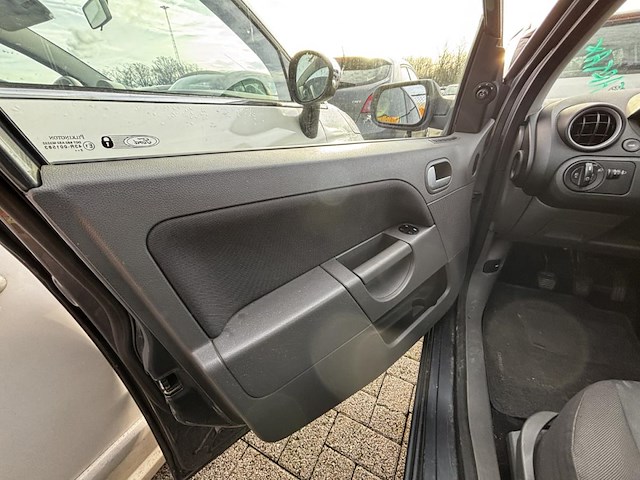 Ford fiesta 1 4 ambiente, 2003 - afbeelding 24 van  27