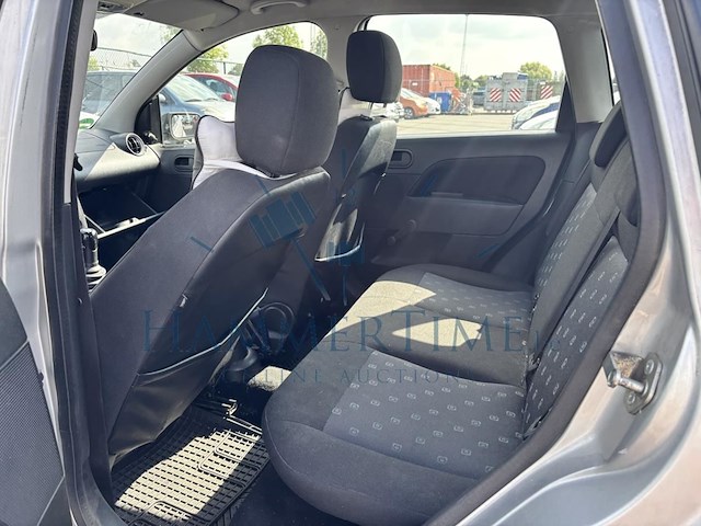 Ford fiesta 1.3i start, 2004 - afbeelding 13 van  38