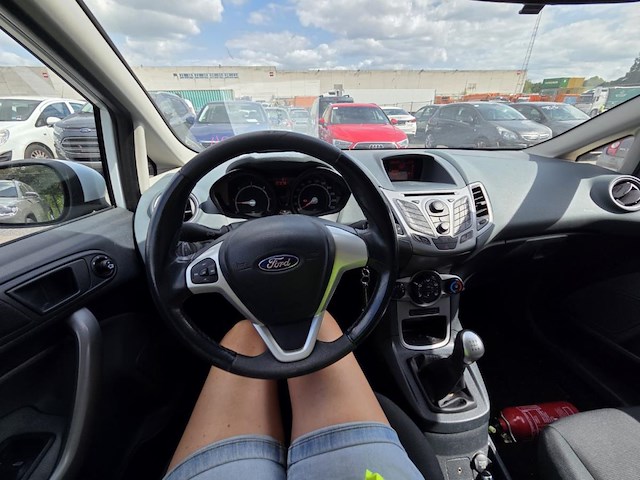 Ford fiesta 1.4 tdci trend,2010 - afbeelding 14 van  51