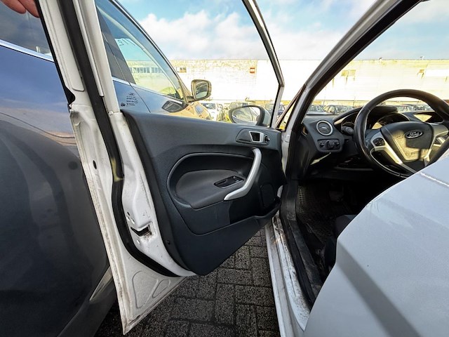 Ford fiesta 1.4i trend 96 at, 2012 - afbeelding 29 van  31