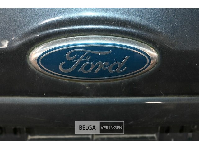 Ford fiesta personenwagen enkel voor vergunninghouders en erkende centra voor verschroting. - afbeelding 4 van  14