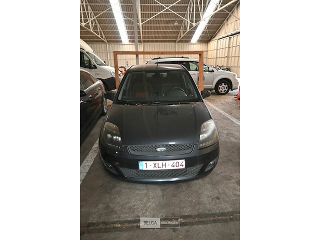 Ford fiesta personenwagen enkel voor vergunninghouders en erkende centra voor verschroting. - afbeelding 7 van  14