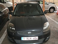 Ford fiesta personenwagen enkel voor vergunninghouders en erkende centra voor verschroting. - afbeelding 7 van  14