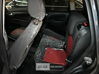 Ford fiesta personenwagen enkel voor vergunninghouders en erkende centra voor verschroting. - afbeelding 8 van  14